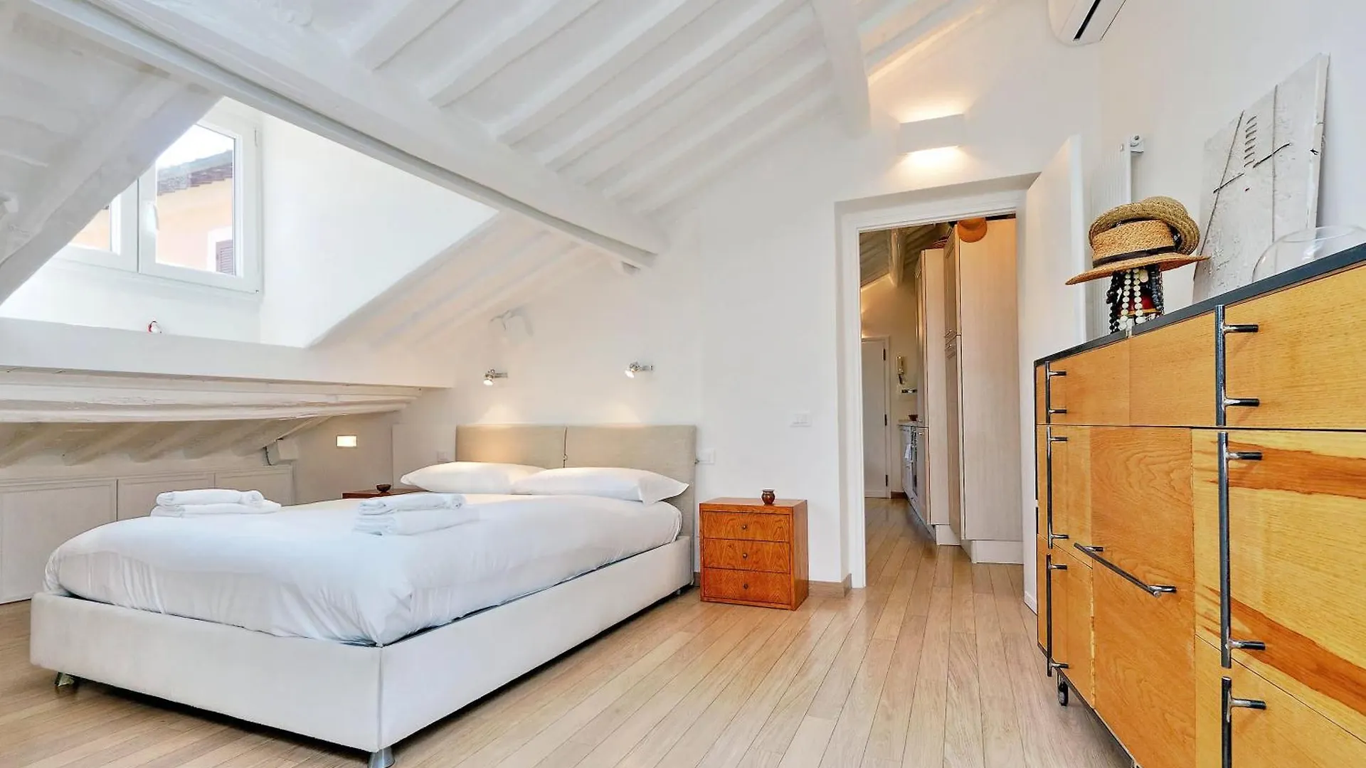 Pantheon Charming Attic | Romeloft Apartment 0*, Rome Italy