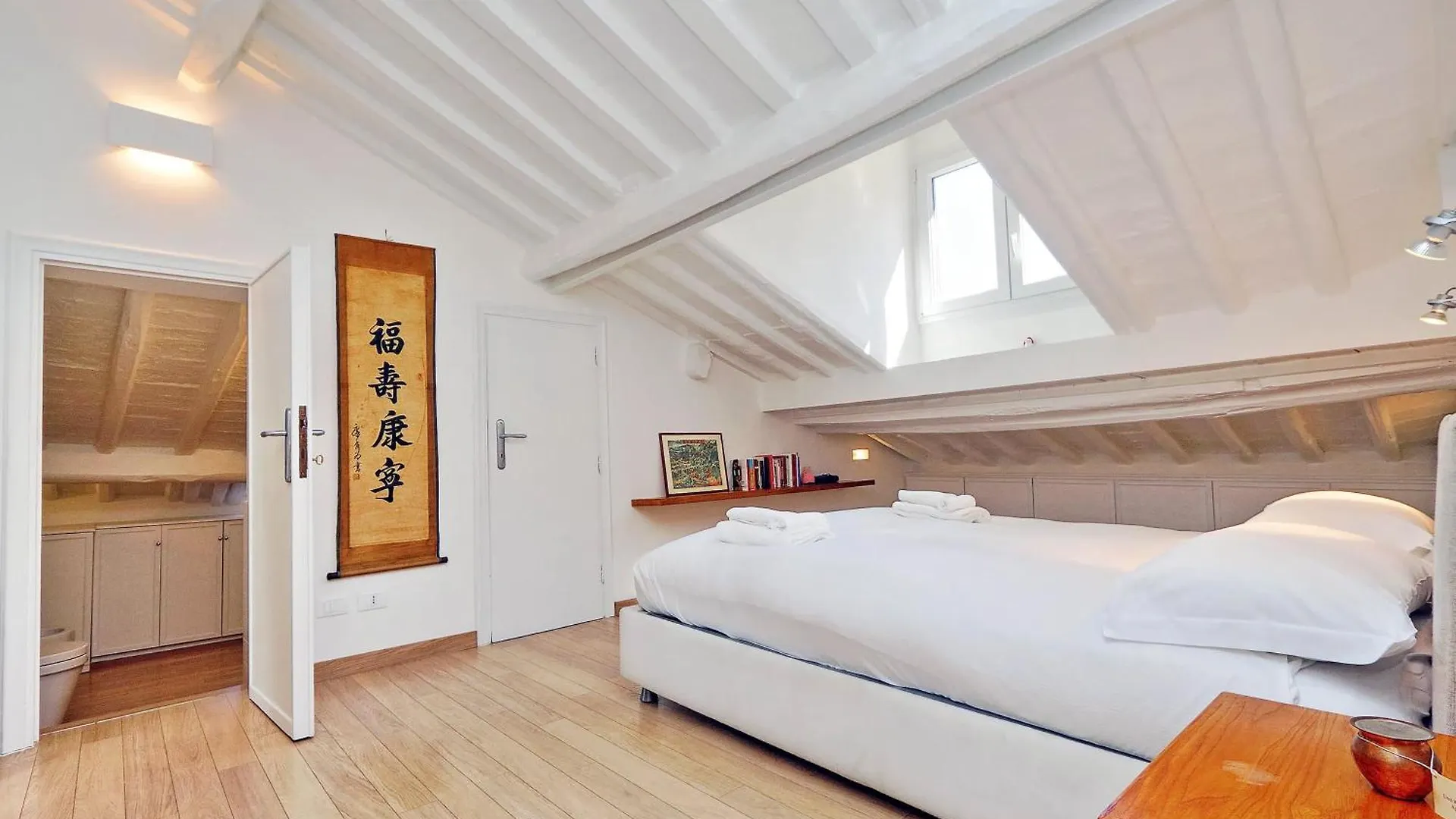 Pantheon Charming Attic | Romeloft contacts
